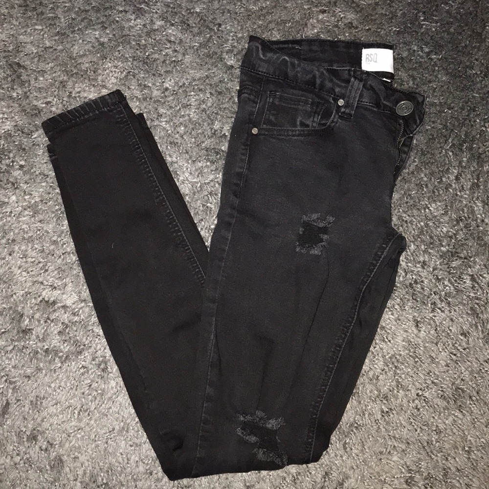 Black ripped skinny jeans